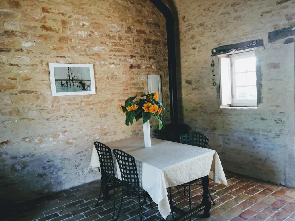 Une Maison De Campagne En Bourgogne Du Sud Турню Экстерьер фото